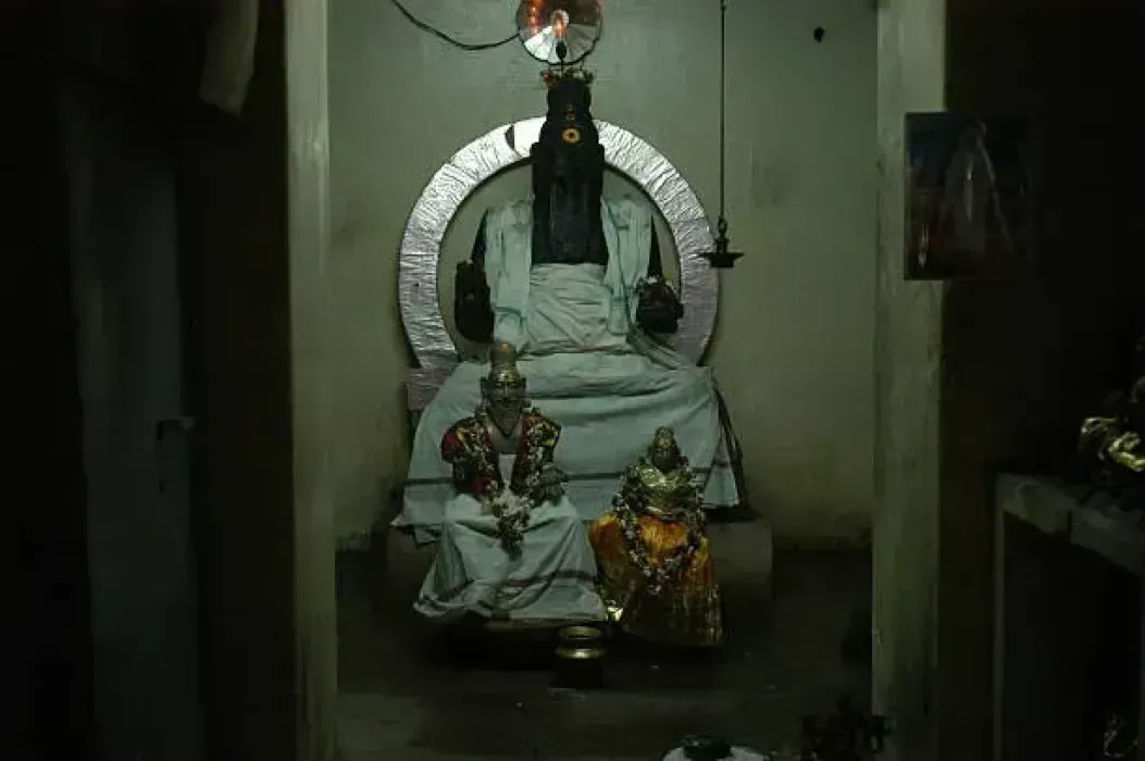 Thiruvalluvar with his wife Vasuki, Mylapore